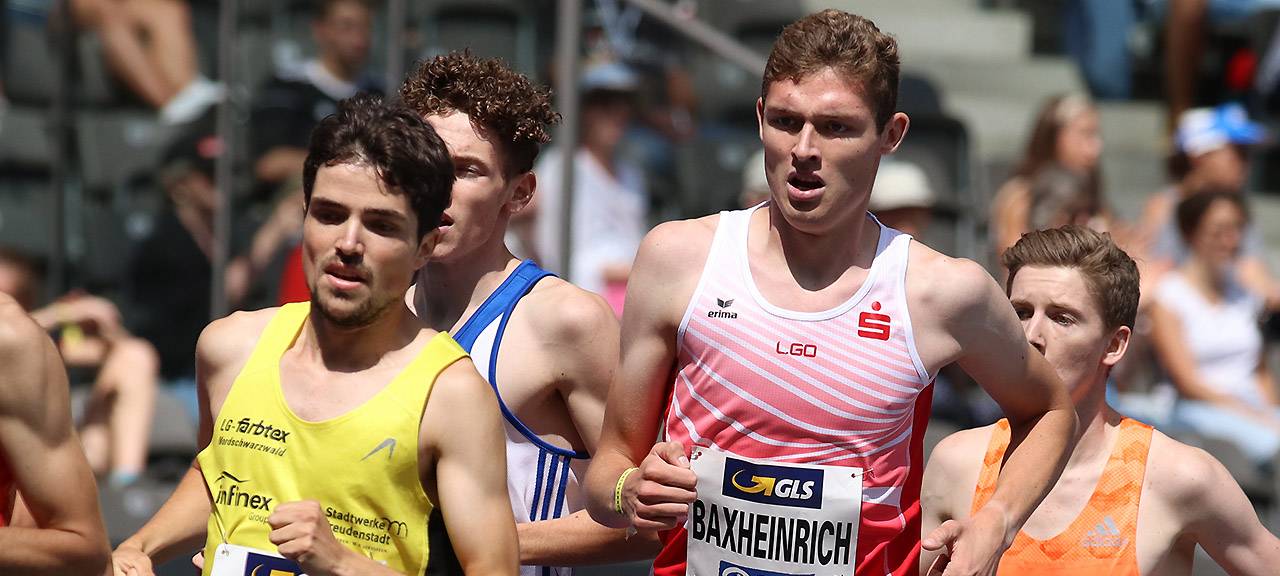 Läufer beim Indoor Meeting in der Helmut-Körnig-Halle.