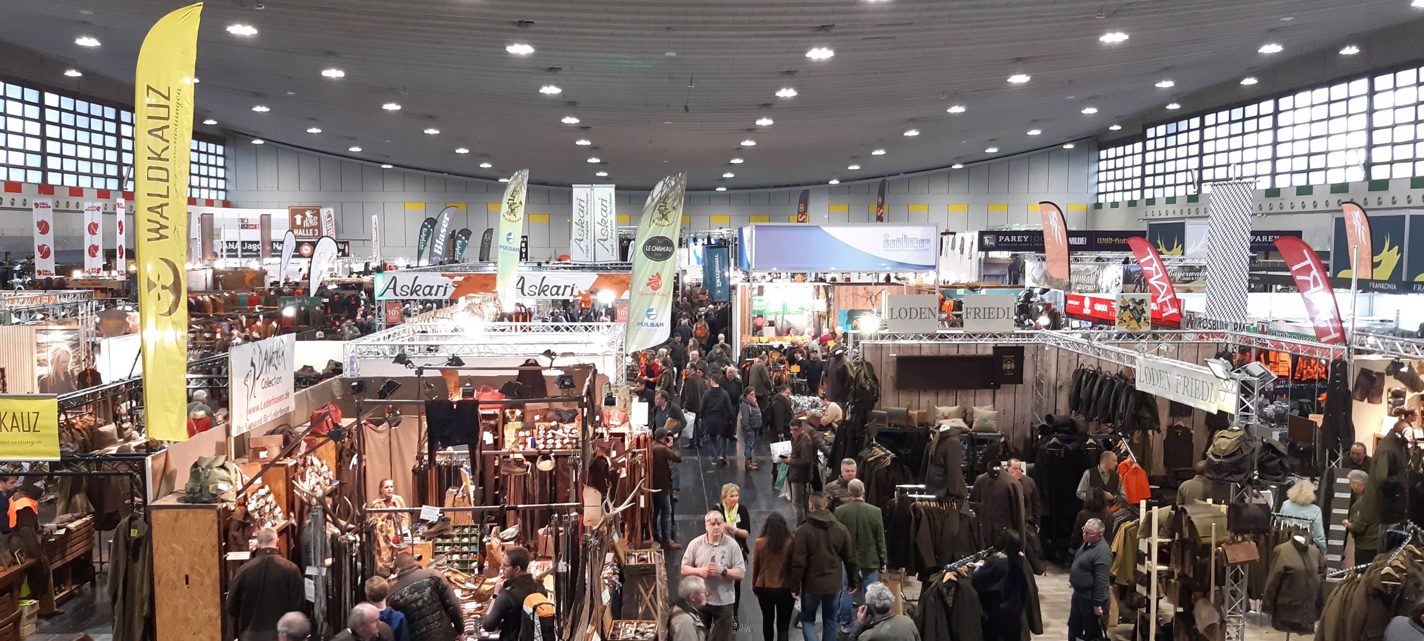 Hunde, Fische und Wildfleisch