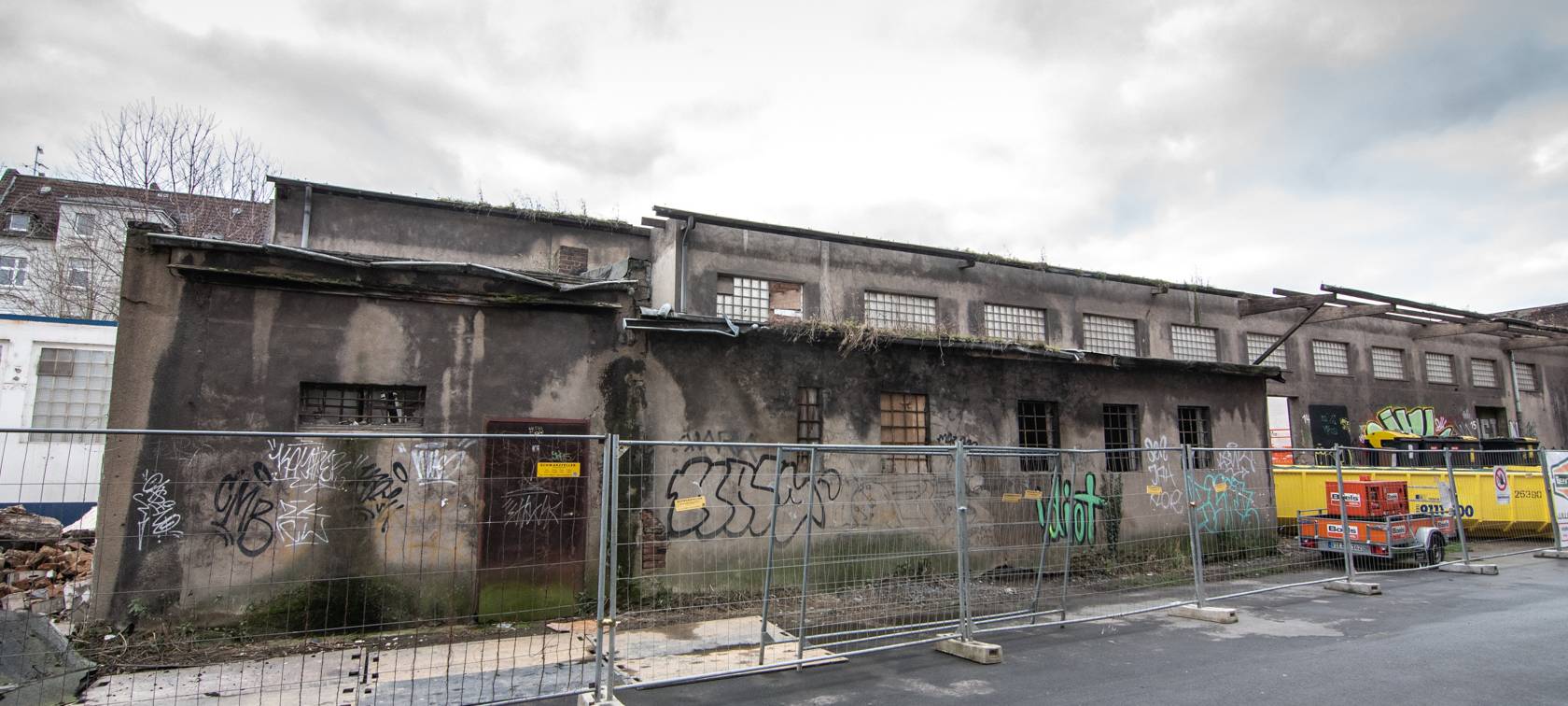 Abrissarbeiten schaffen Platz für neue Theater-Akademie