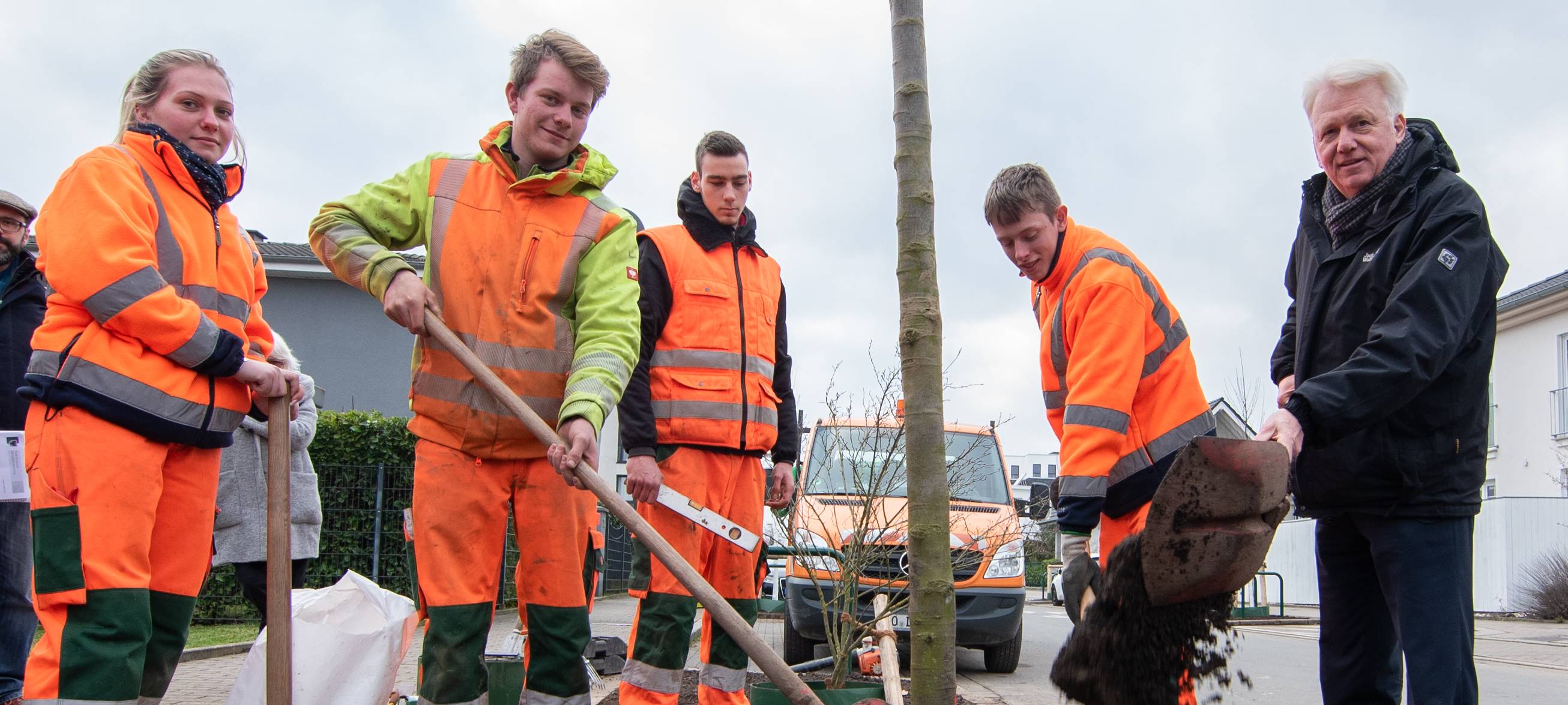 79 Zukunftsbäume während großer Pflanzaktion gesetzt