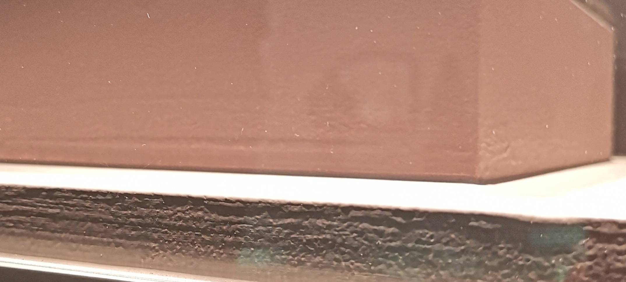 Karnickel aus Kot aus der Ausstellung Body & Soul.