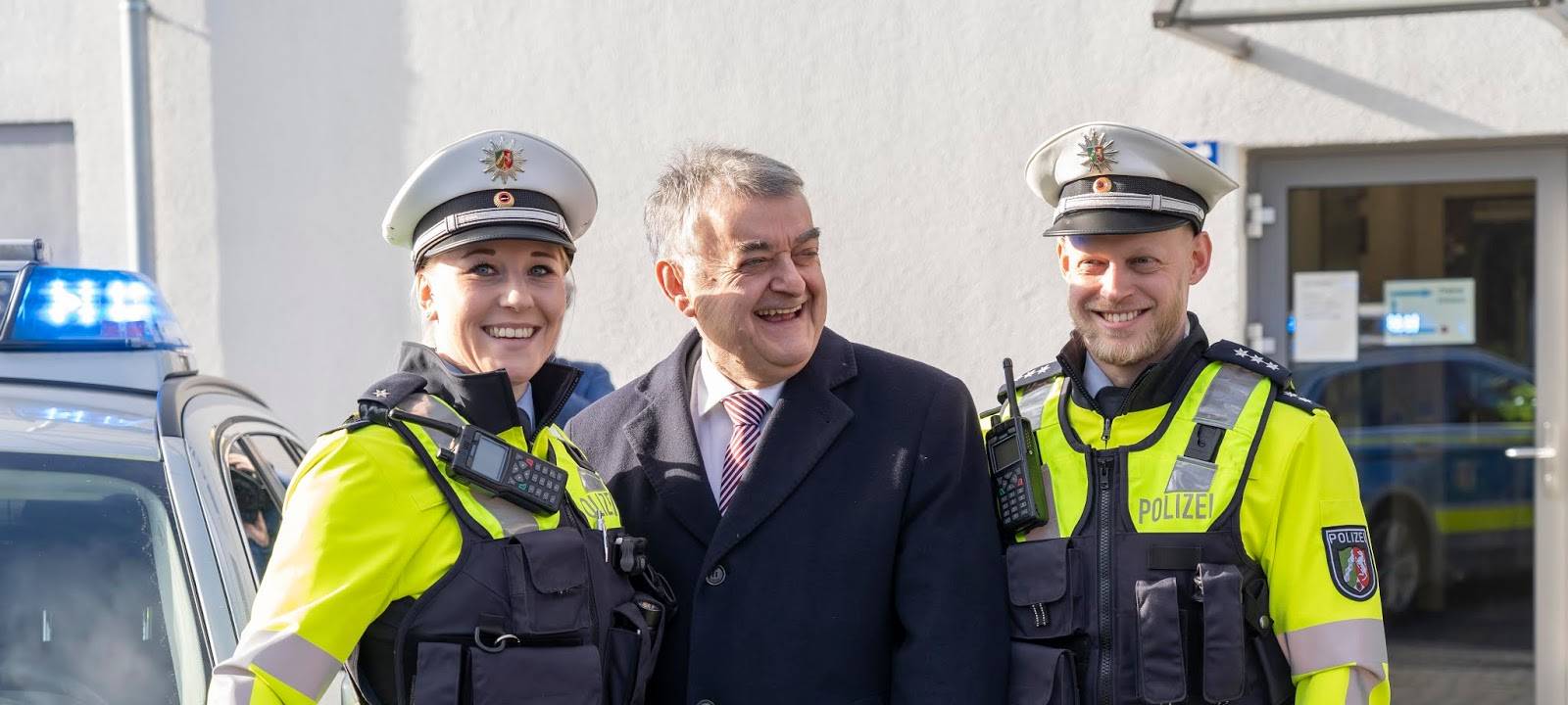Innenminister Reul stellt neue Uniform der Autobahnpolizei vor