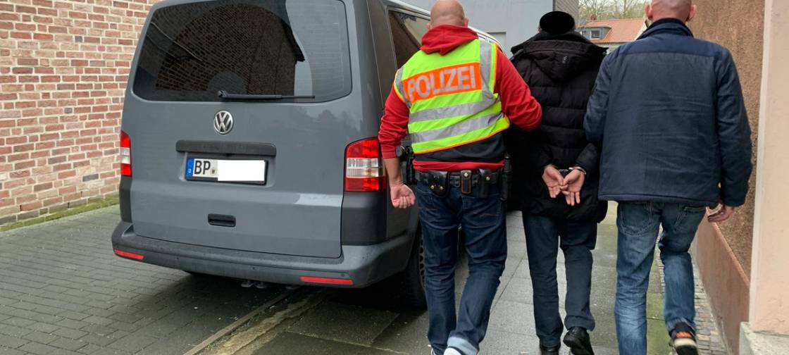 Taxischeinbetrug: Bundespolizei nimmt 56-jährigen Mann fest