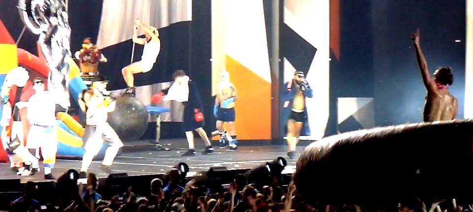 „Kindergeburtstag für Erwachsene“ - Deichkind in Dortmund