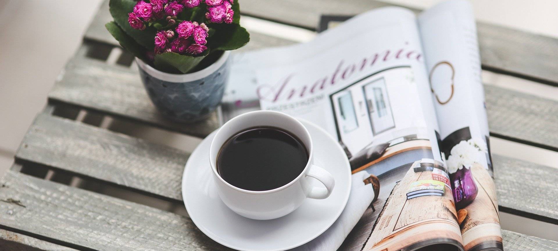 Symbolbild: Kaffee auf Tisch