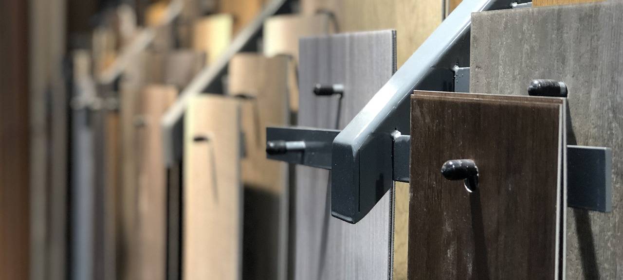 Symbolbild: Holz im Baumarkt.