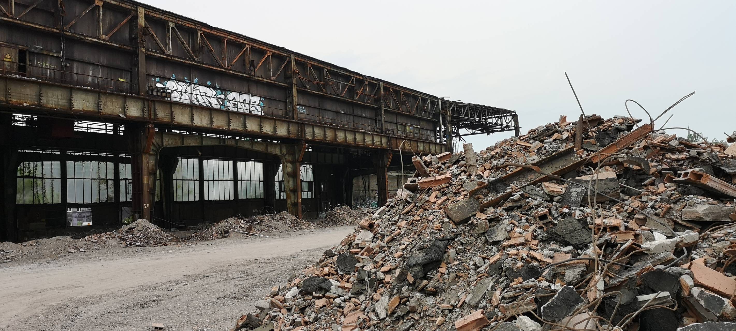 Abbrucharbeiten auf dem ehemaligen Hoesch Spundwand-Gelände.