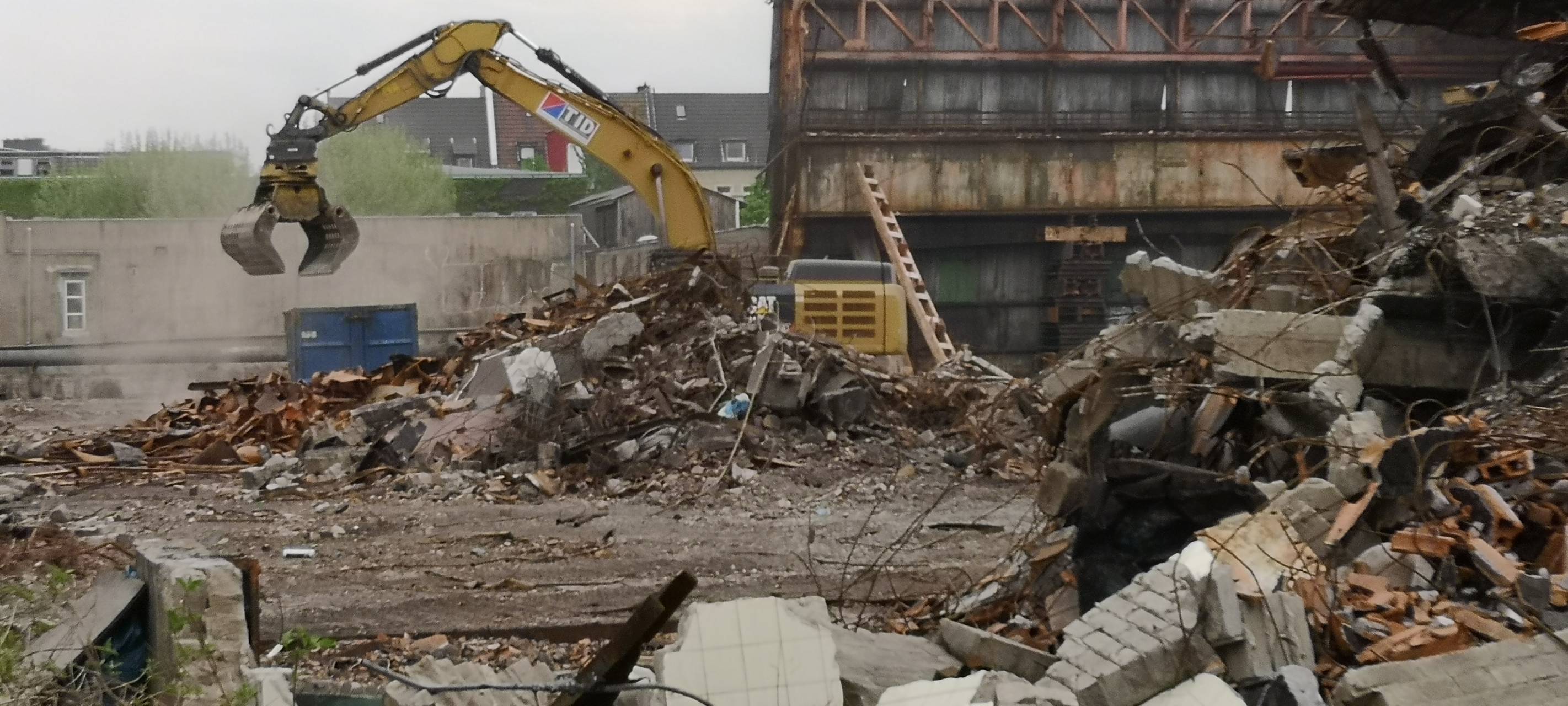 Abbrucharbeiten auf dem ehemaligen Hoesch Spundwand-Gelände.