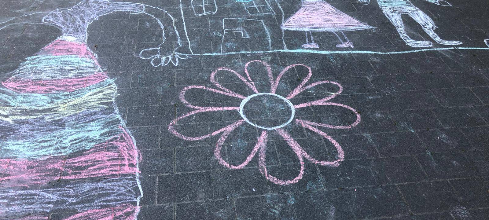 Kreidebild auf dem Schulhof der Hansaschule in Huckarde.