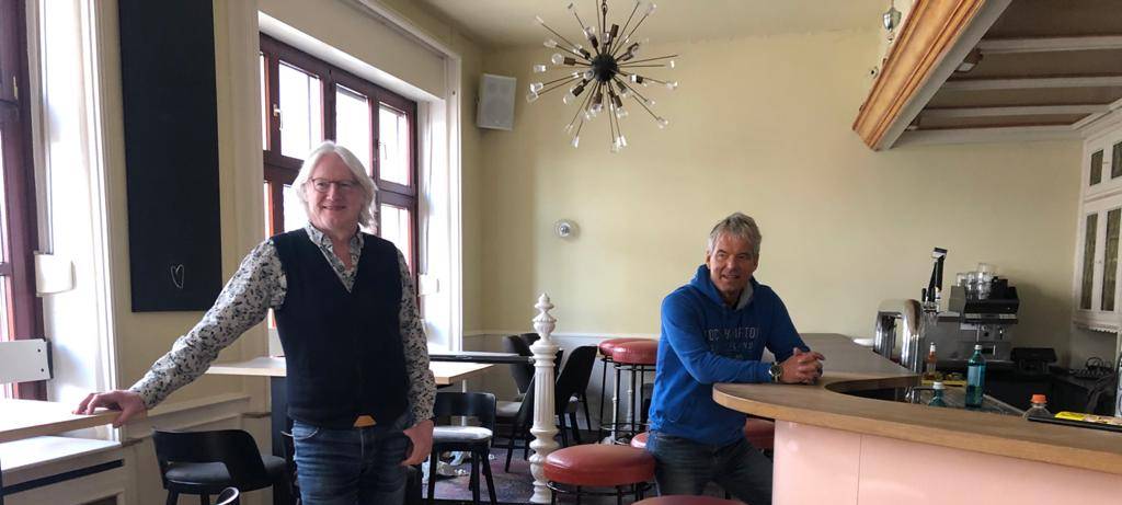 Georg Delfman und Fred Arpe im leeren Cabaret Queue in Hörde-