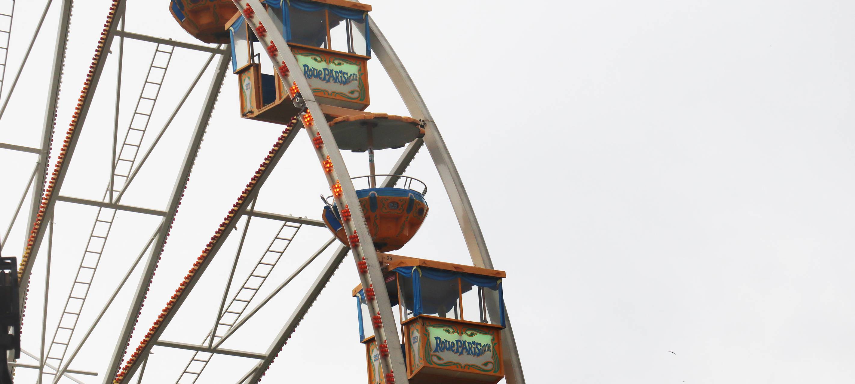 "FunDOmio" Pop-Up-Freizeitpark in Dortmund wird aufgebaut