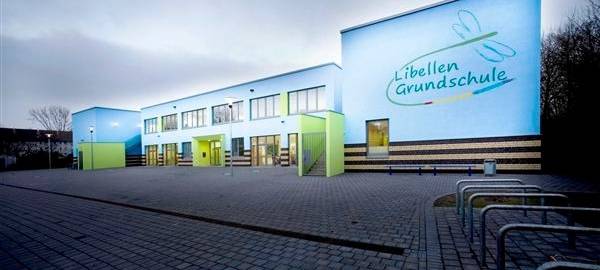 Gebäude der Libellen Grundschule in Dortmund.