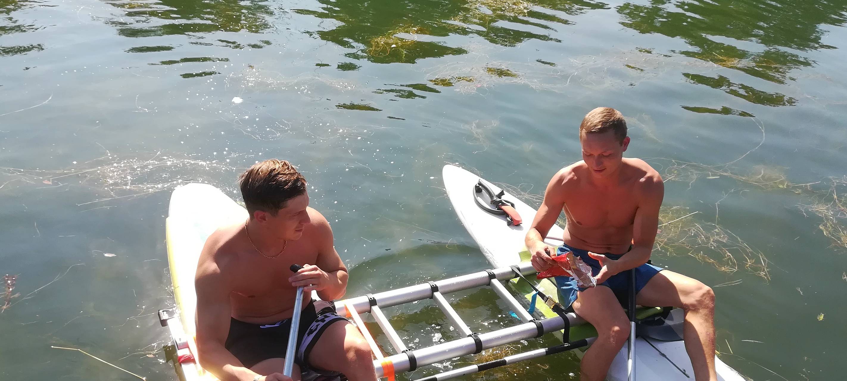 Plastikfischen am Dortmund-Ems-Kanal