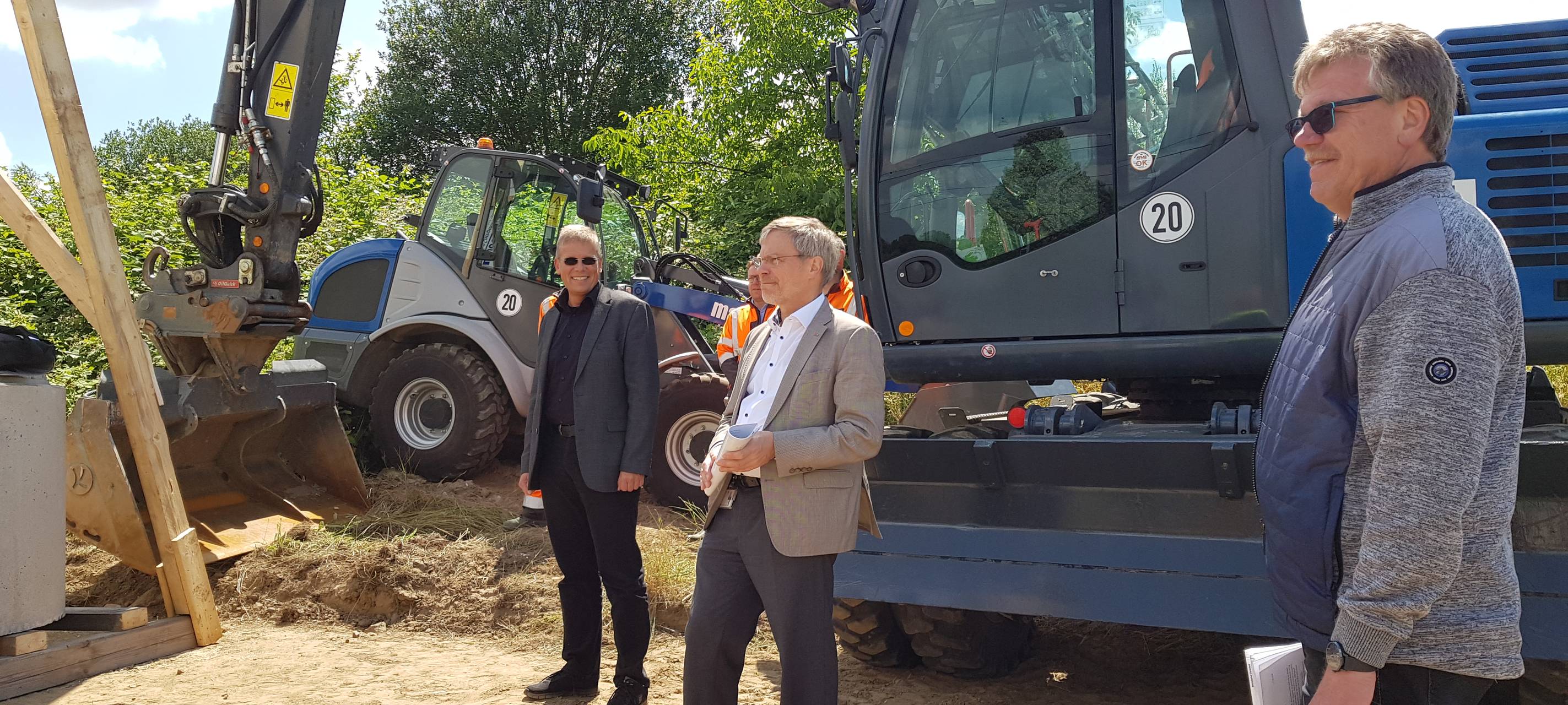 Baudezernent Arnjlf Rybicki (li.) und Stadtwerkevorstand Hubert Jung