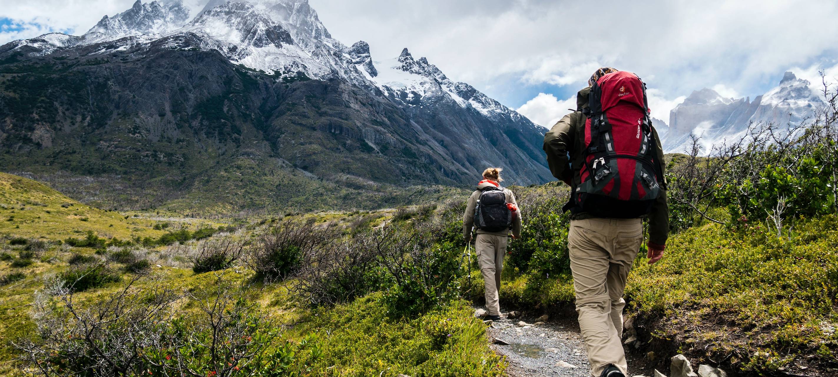 Symbolbild: Wandern durch Berge.
