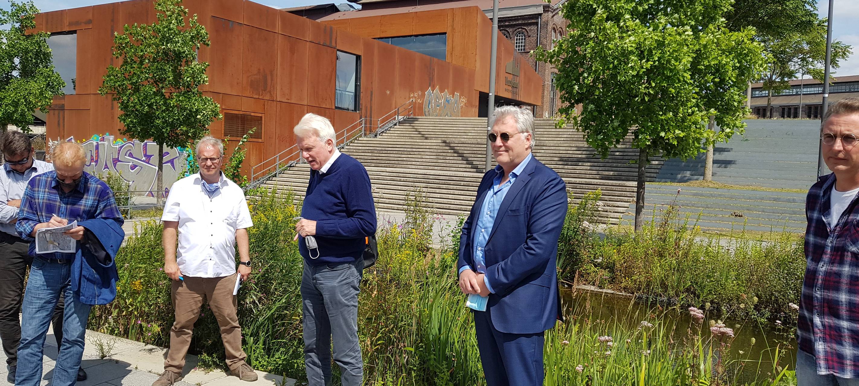 Walas-Geschäftsführer Gerben von Straaten (re.) neben Oberbürgermeister Ullrich Sierau (Mitte).