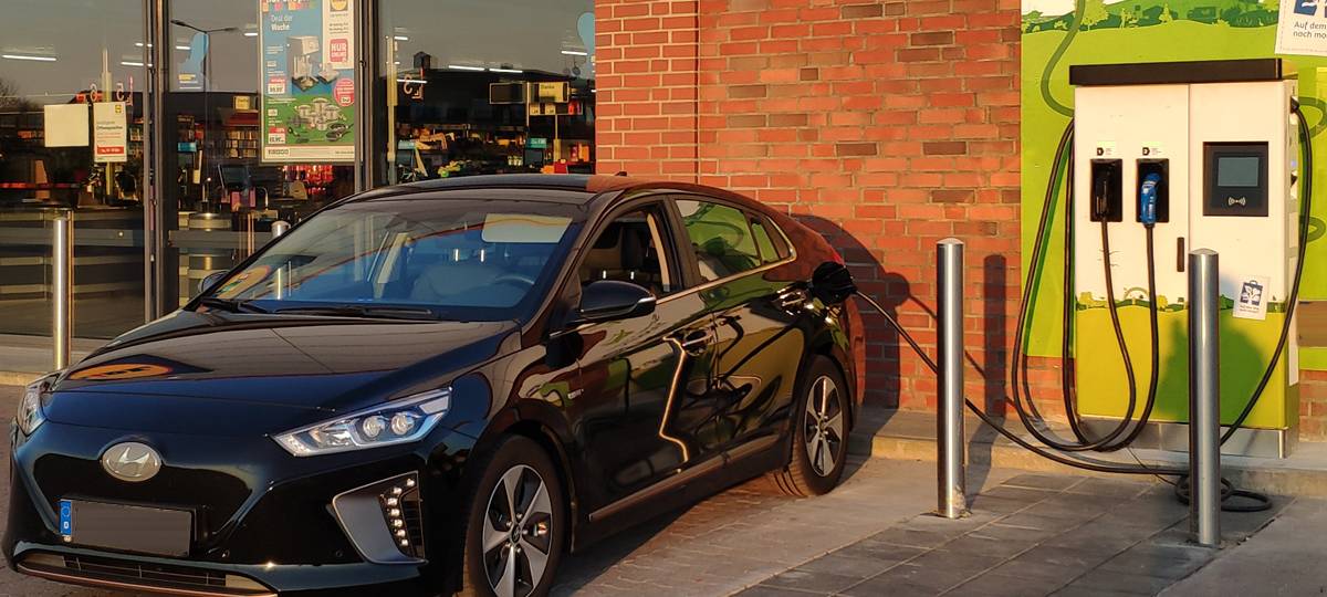 Wie gestaltet sich die Zukunft der E-Mobilität: Ein ADAC-Experte gibt Antworten