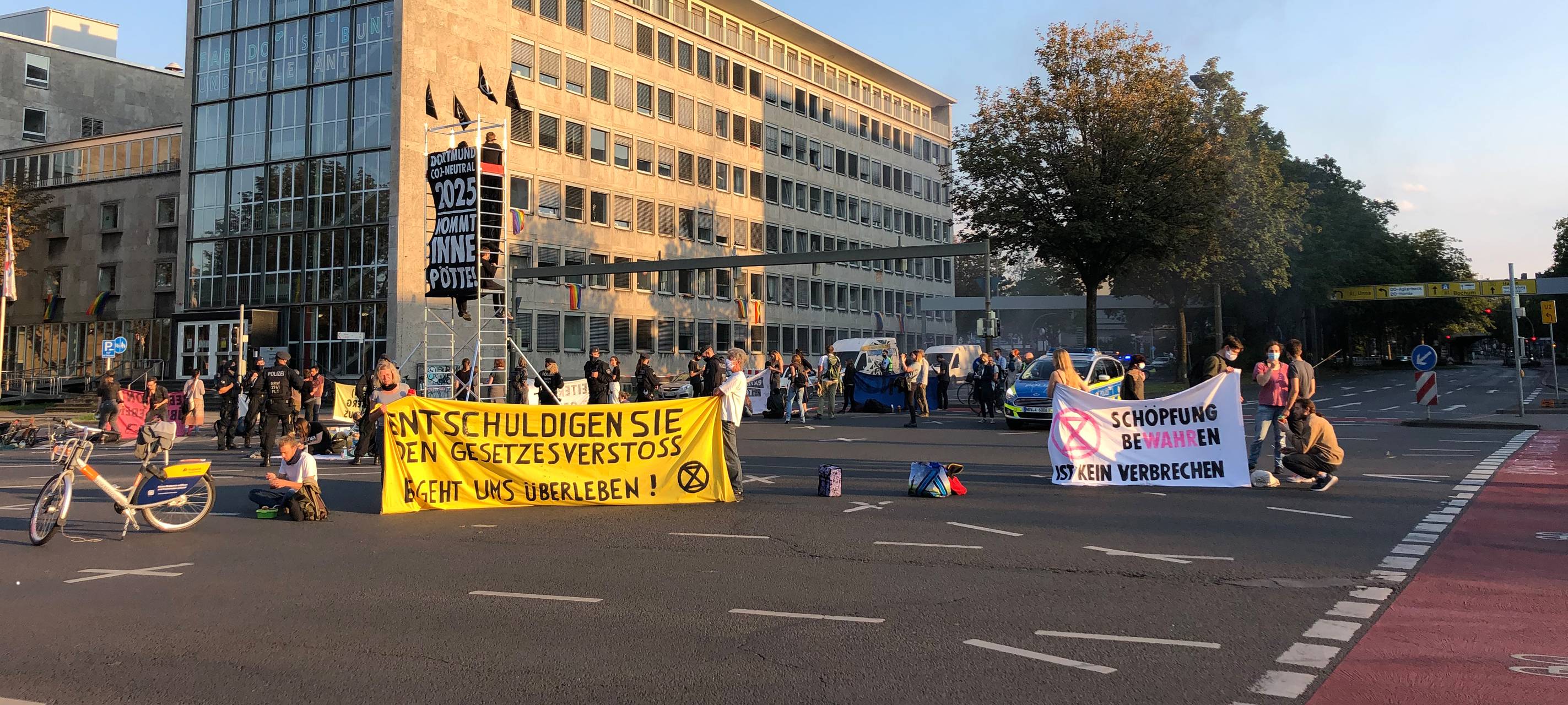 Blockaden am Wall durch Umweltschützer am Samstag