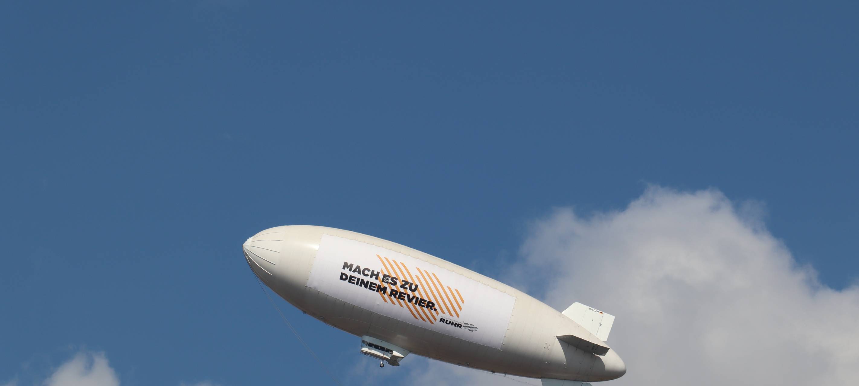 Zeppelin-Werbung des Ruhrparlaments.