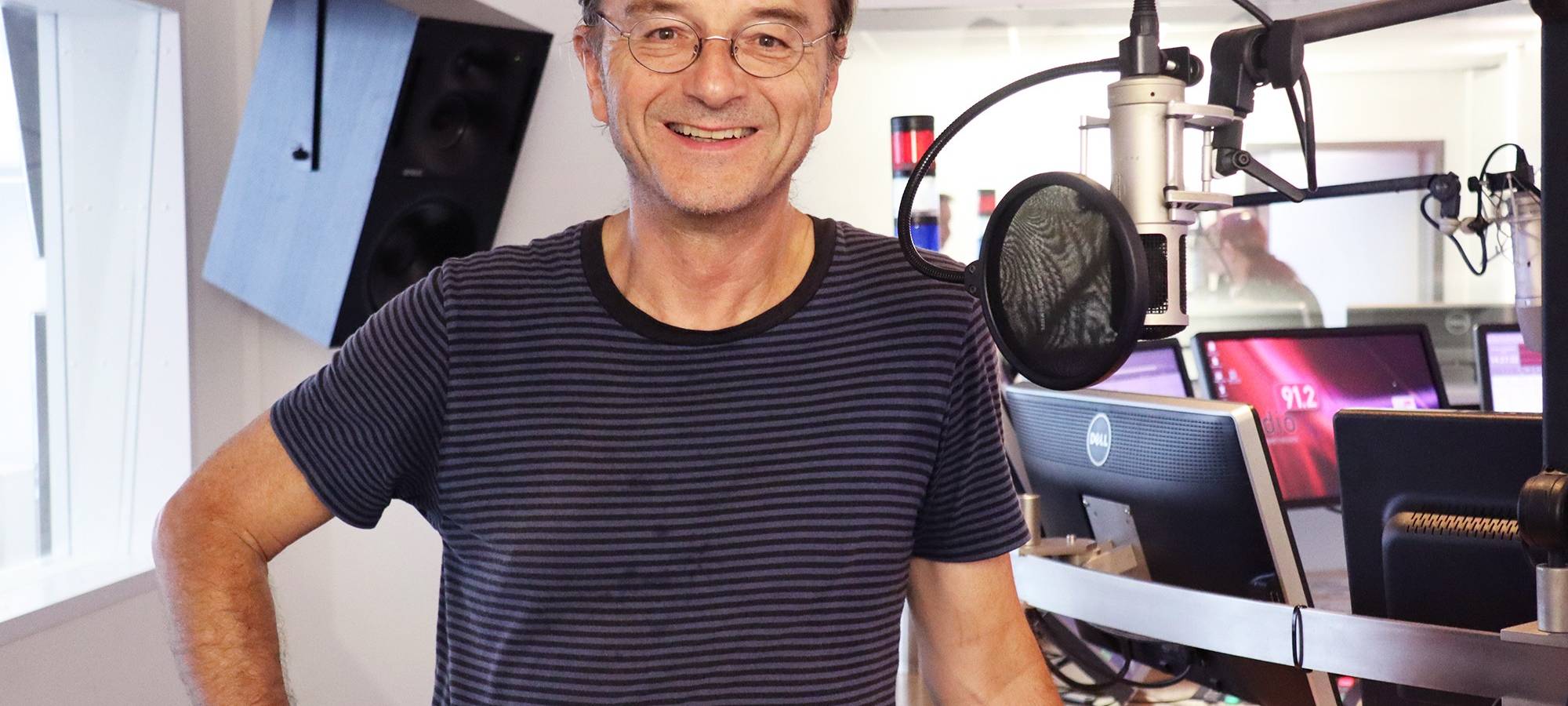Fritz Eckenga im Radio 91.2-Studio in Dortmund.