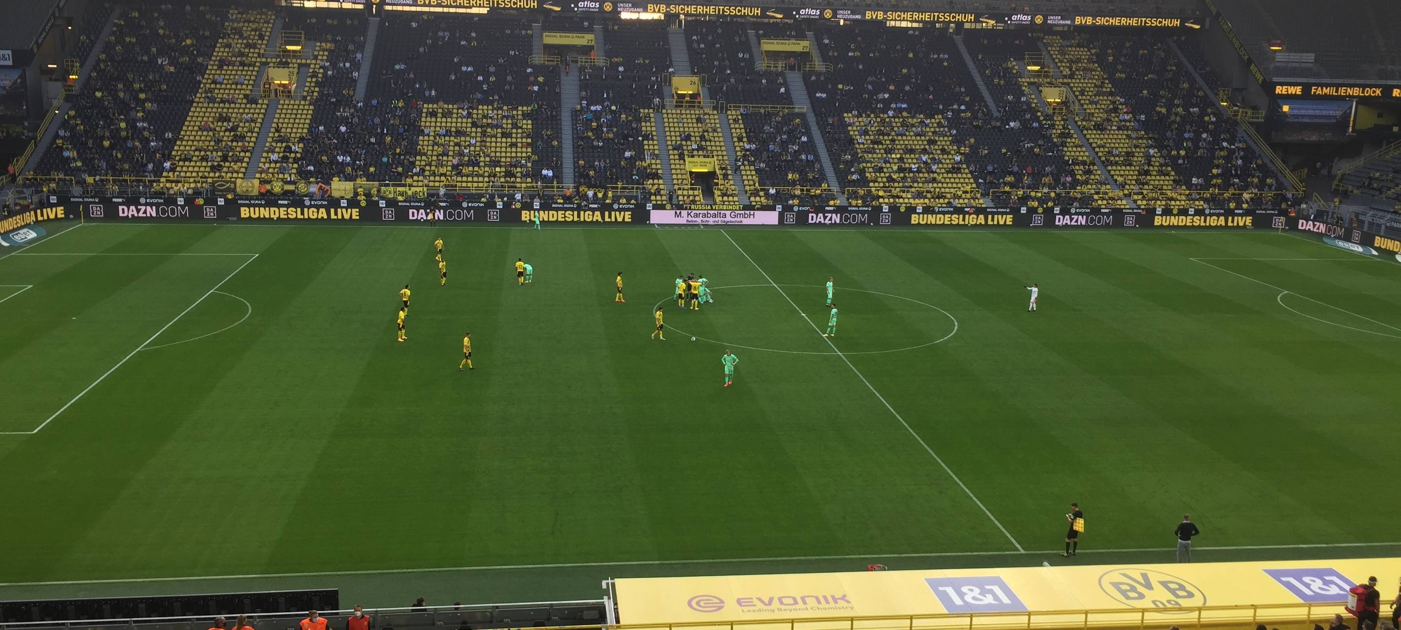 Bundesligastart mit über 9.000 BVB-Fans im Dortmunder Stadion