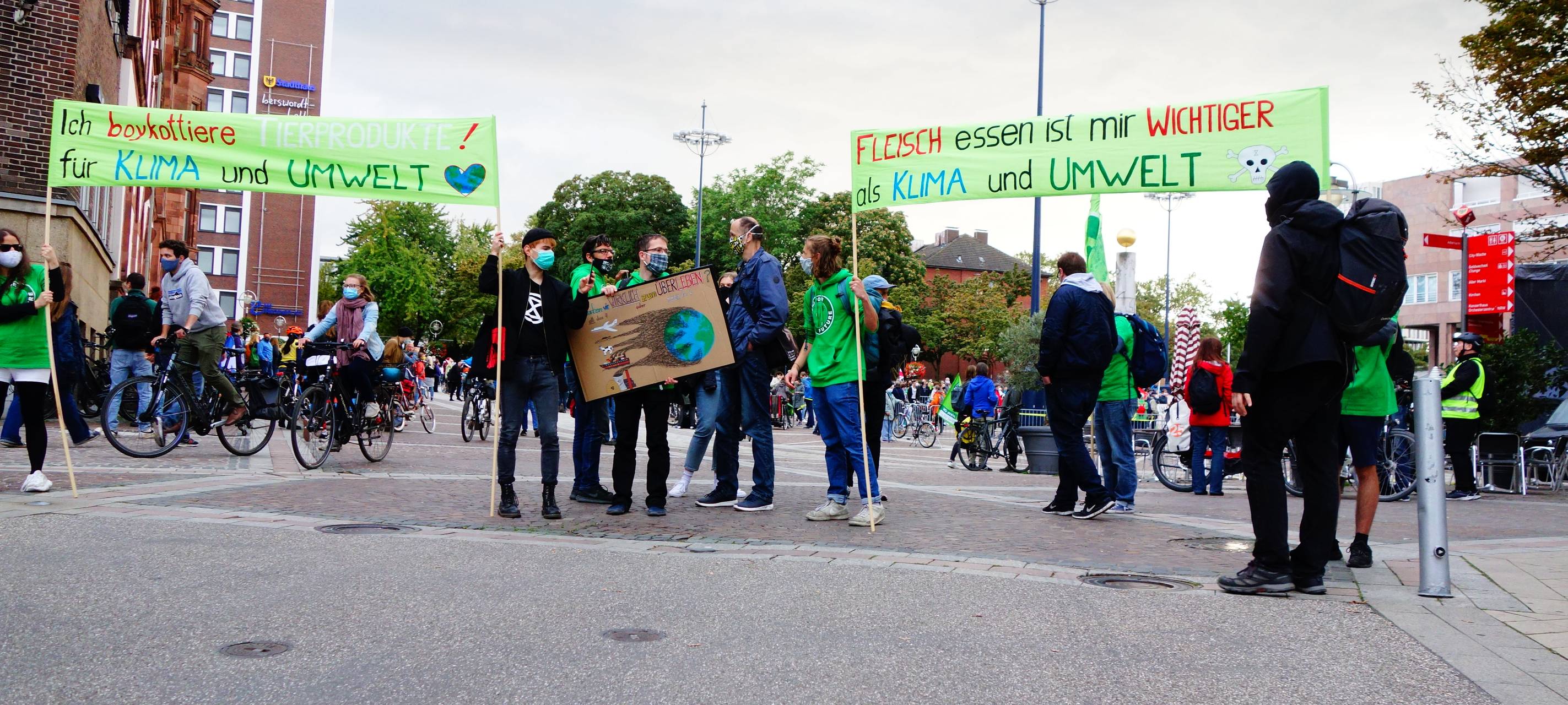 Klima-Aktivisten demonstrieren in Dortmund