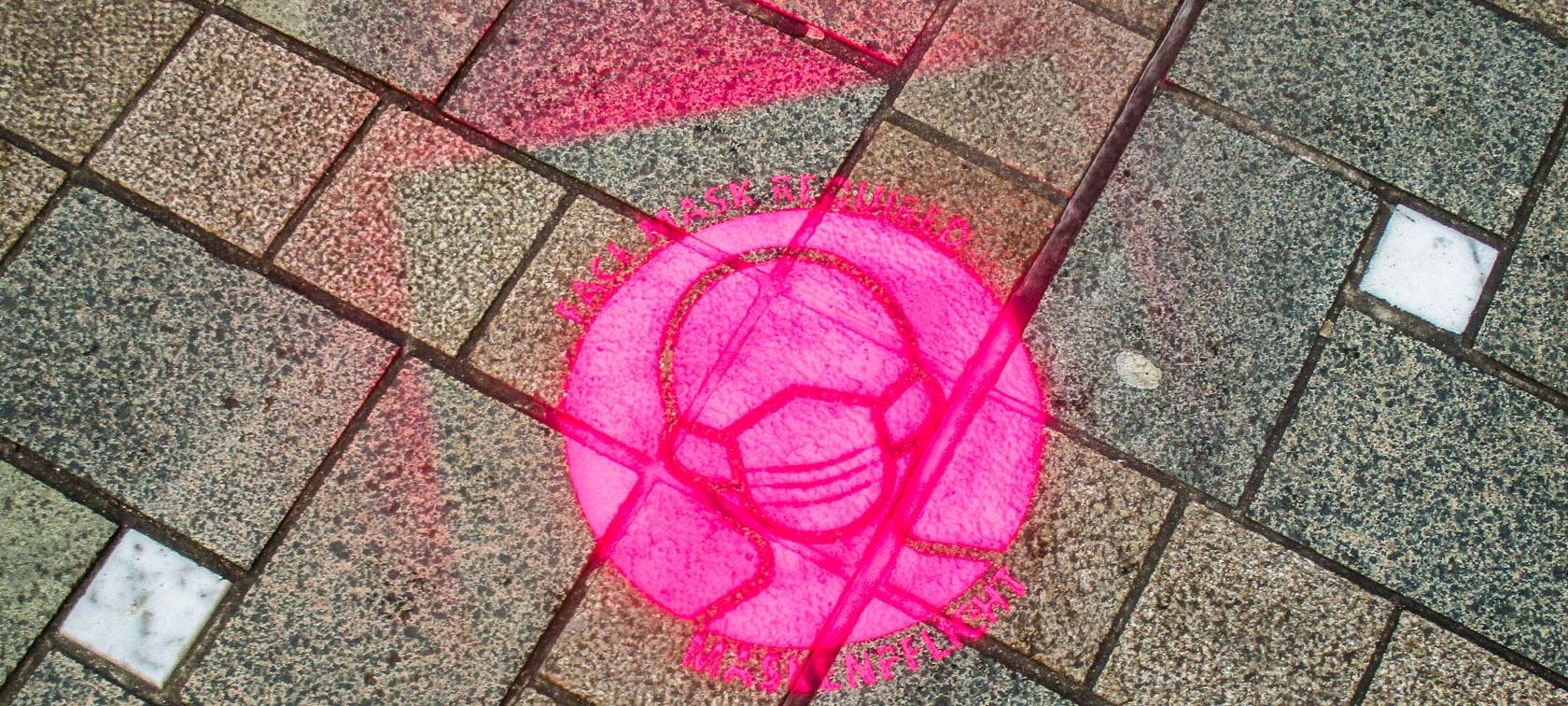 Stadt Dortmund weist mit aufgesprühten Piktogrammen auf Maskenpflicht hin