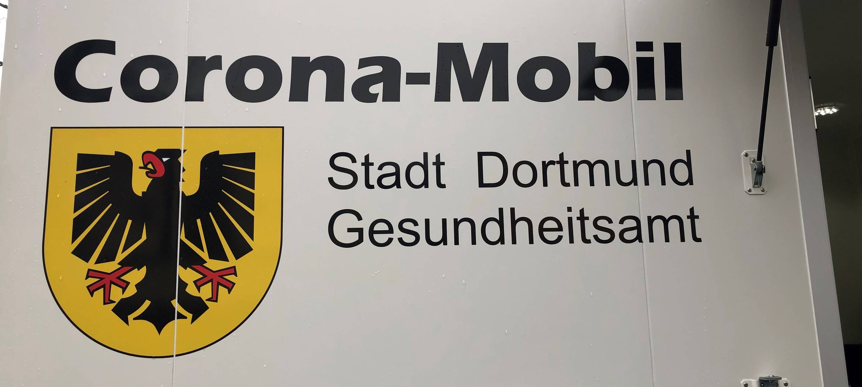 Corona-Mobil in Dortmund: Sammelabstrich in Kita in Derne