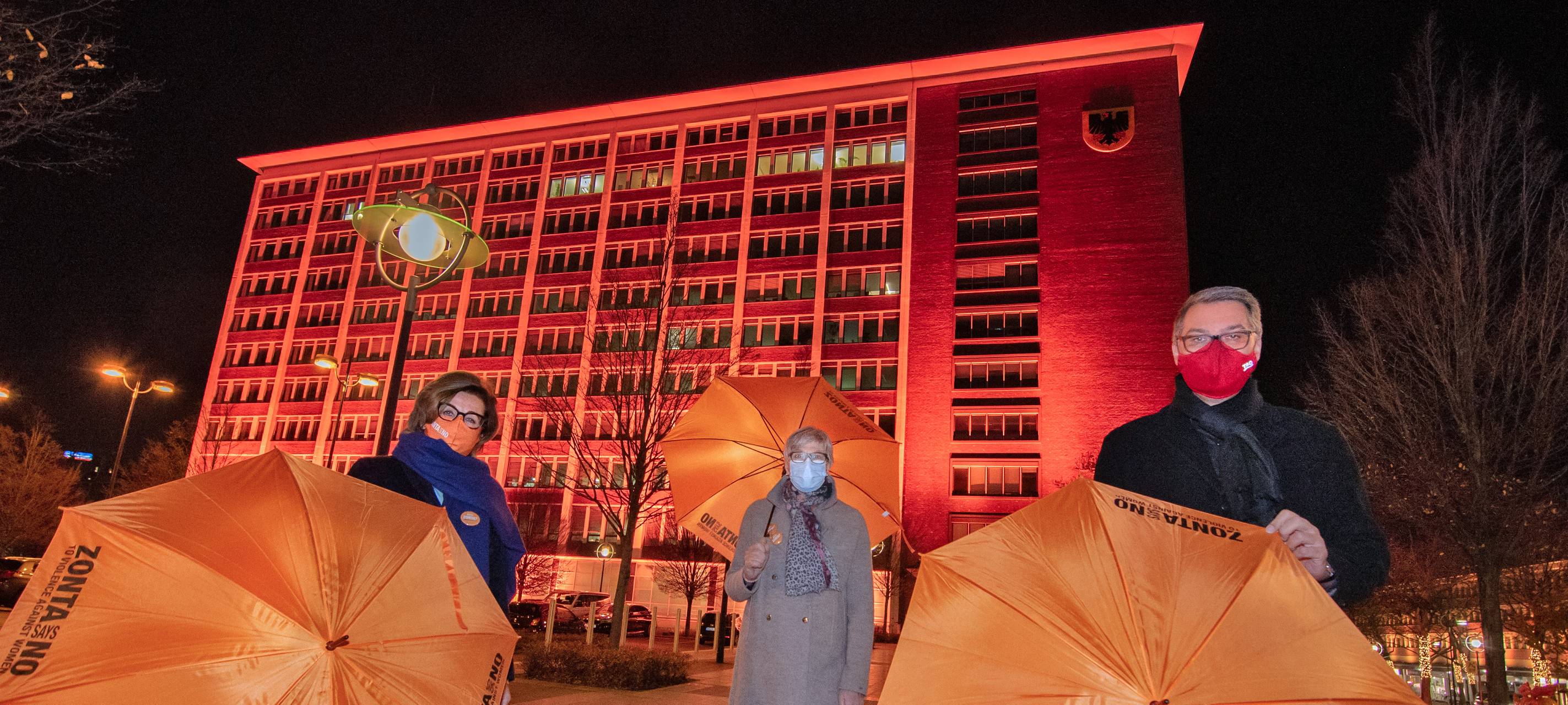 "Orange Your City": Dortmund setzt Zeichen gegen Gewalt an Frauen