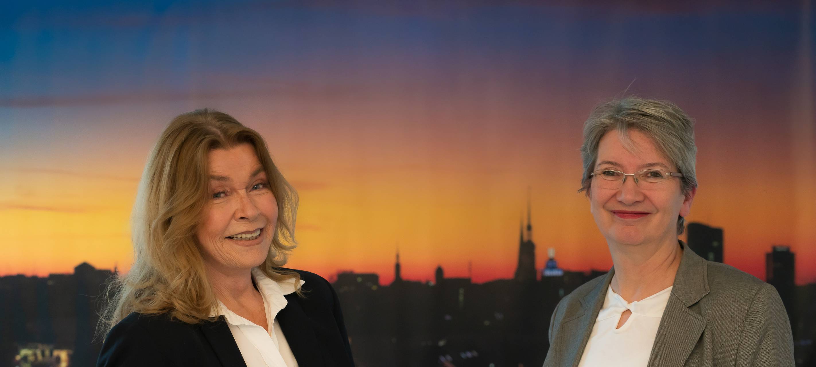 Das Forum Dunkelbunt e.V. bietet jetzt auch einen ambulanten Hospizdienst für Erwachsene an. Der überkonfessionelle Verein hat bereits Erfahrungen mit einem Kinderhospizdienst. Diese sollen jetzt auf einen neuen Hospizdienst für Erwachsene übertragen werden.