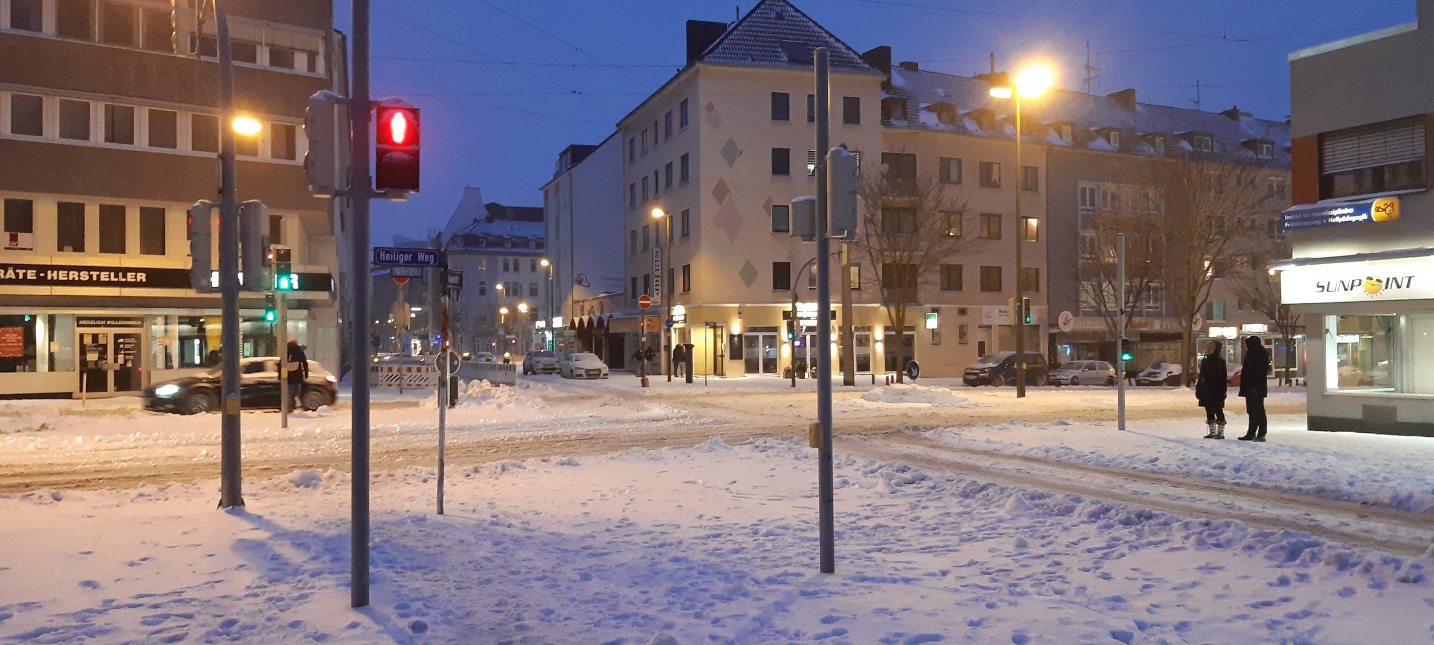 Winter in Dortmund: Flugzeug musste umgeleitet werden