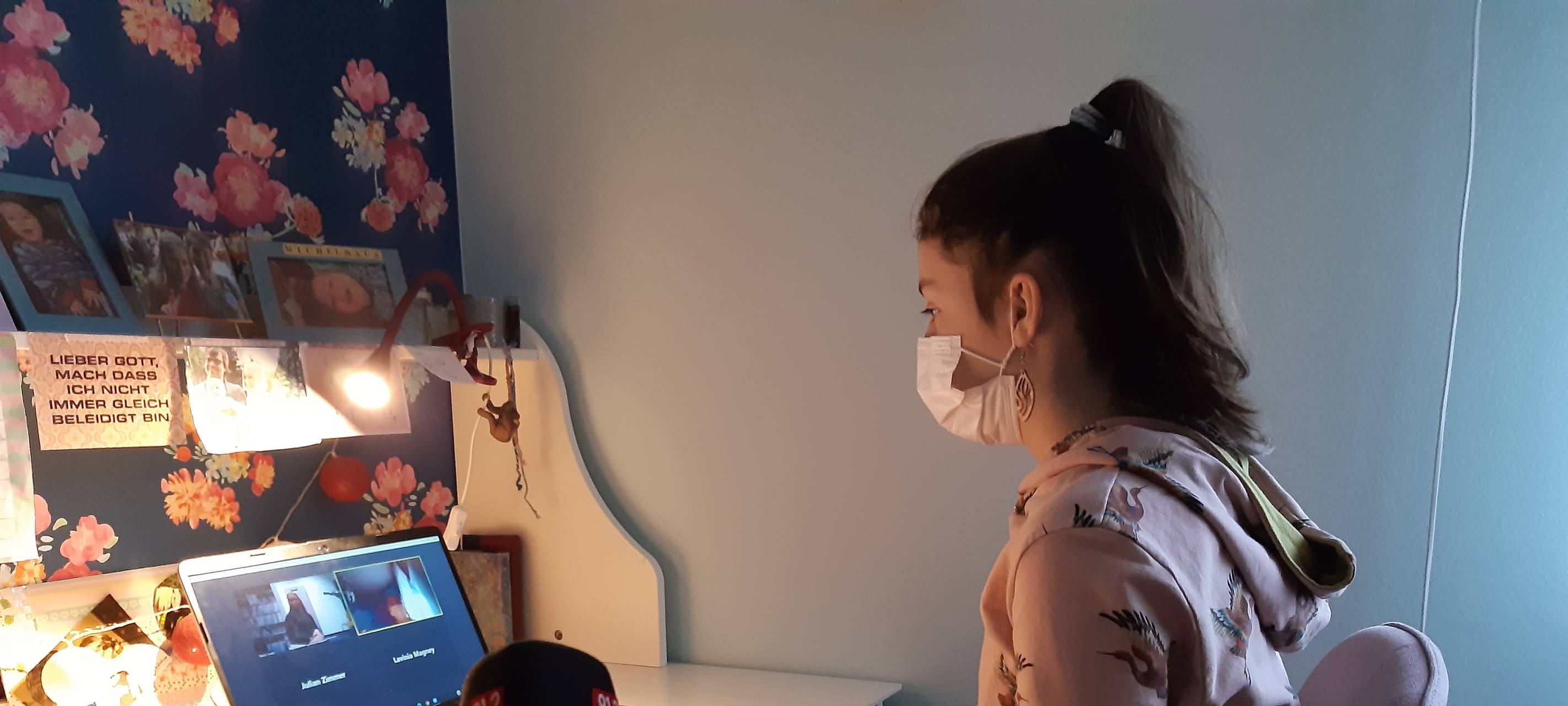 Für die Dortmunder Chorakademie heißt das aber nicht, dass im Moment kompletter Stillstand herrscht. Jetzt bietet sie Sing Workouts für zuhause an. Wie das funktioniert, hat Radio 91.2 Reporterin Pia Stenner sich mal für uns angeschaut.