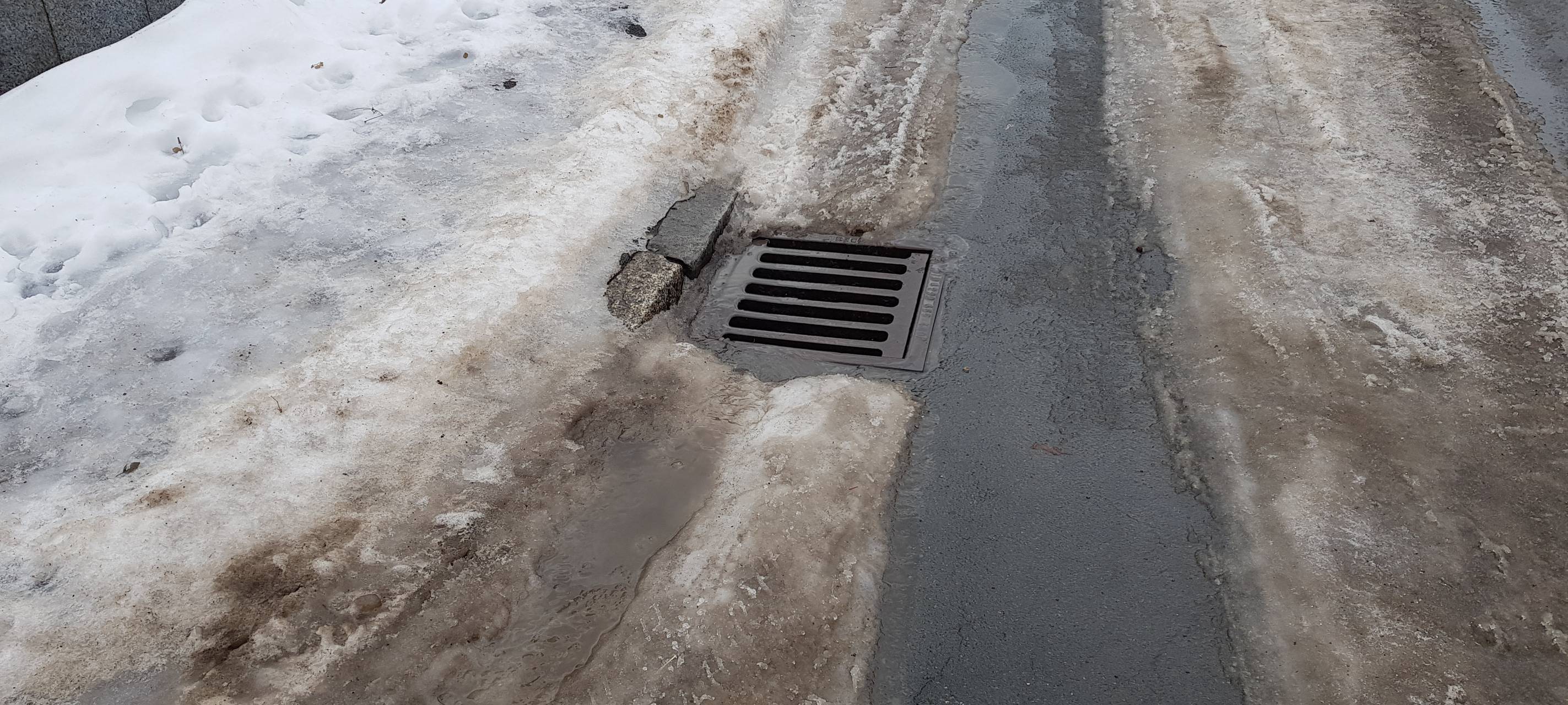 Dortmund: Tauwasser fließt nicht richtig ab