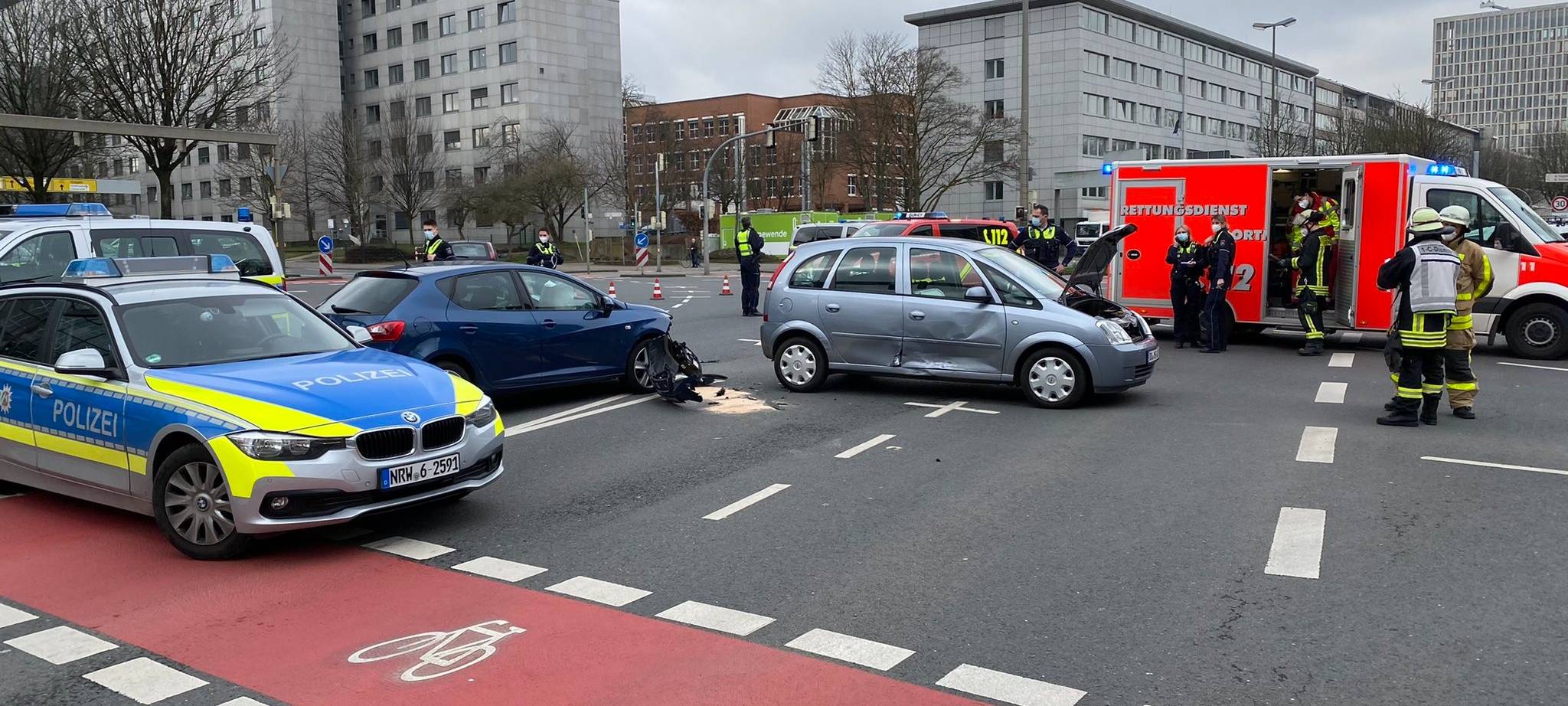 Dortmund: Schwerer Autounfall an der Ruhrallee