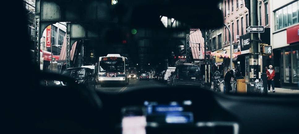 Mit Auto über Schienen