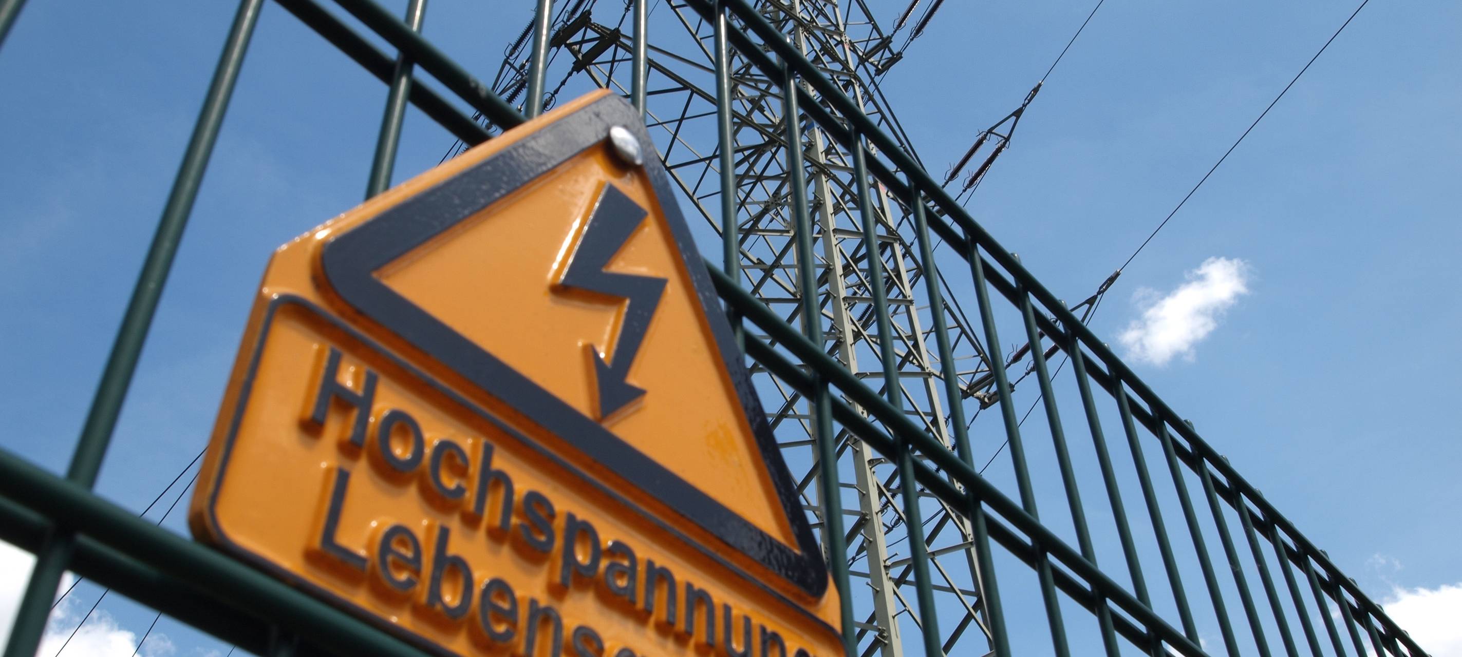 Dortmund: LKW reißt Starkstromleitung runter