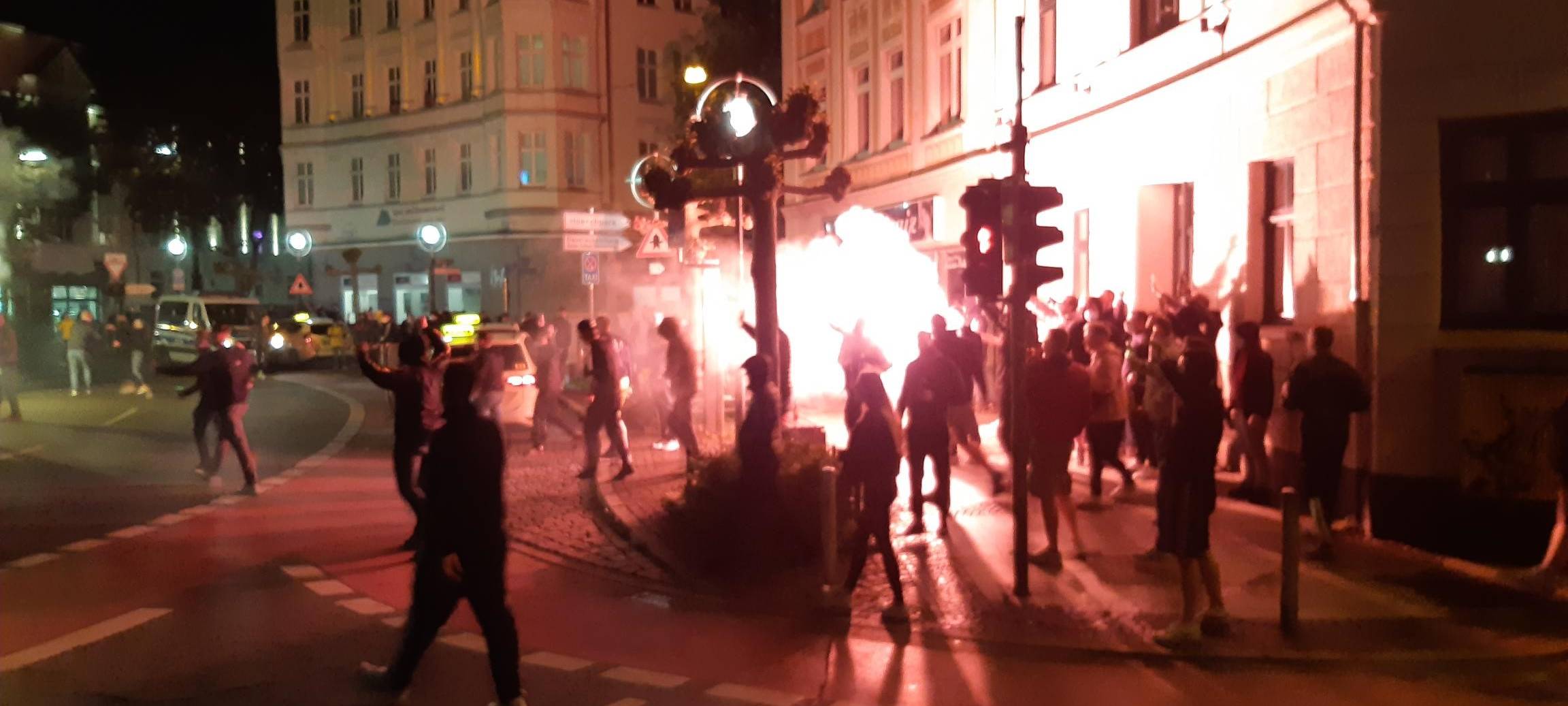 Nach Pokalsieg: BVB-Fans feiern am Borsigplatz in Dortmund