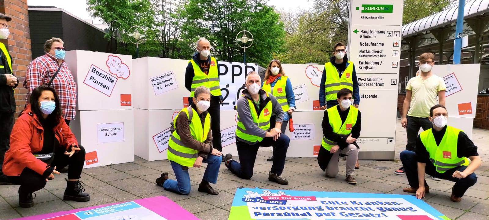 Dortmunder Pflegekräfte demonstrieren für bessere Bedingungen