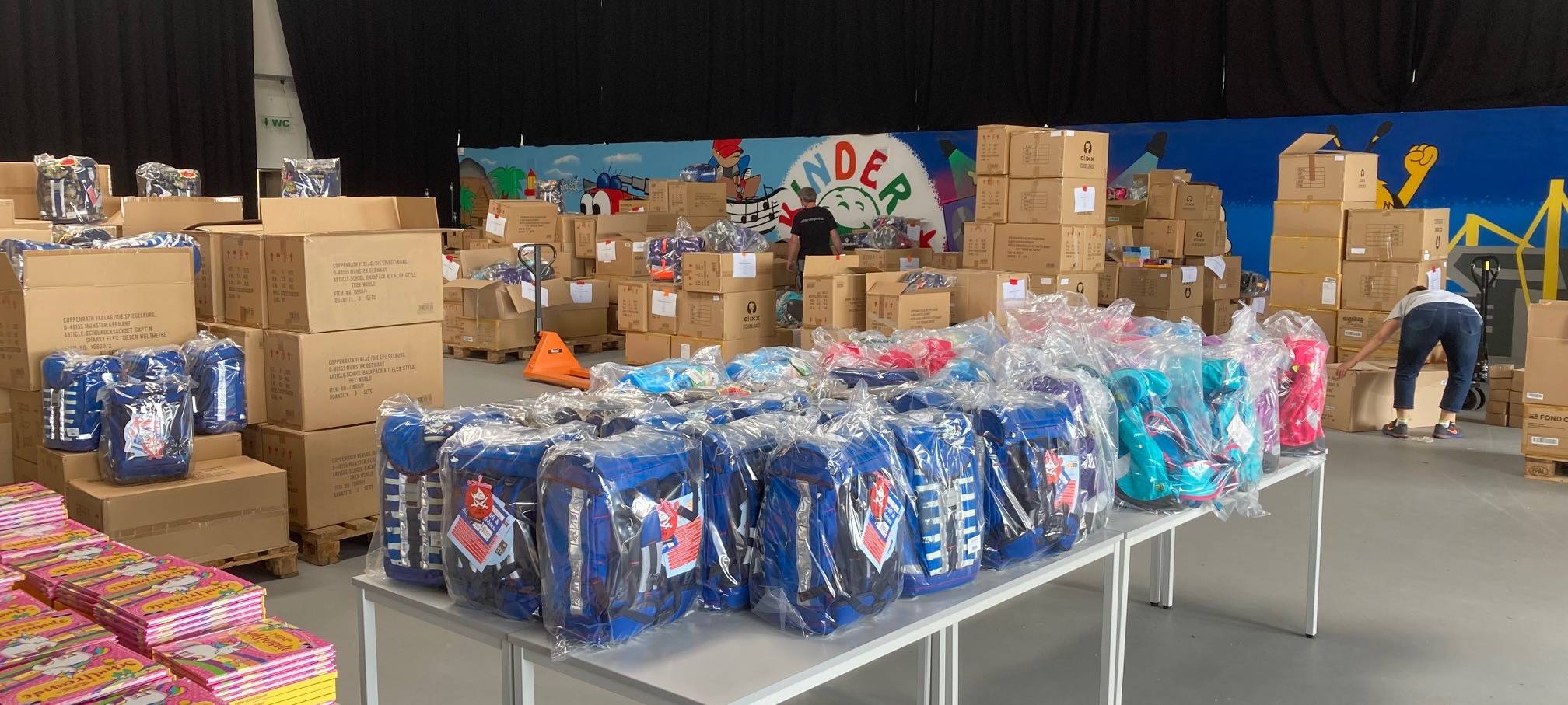 Schulranzenaktion der Dortmudner Stiftung Kinderglück.