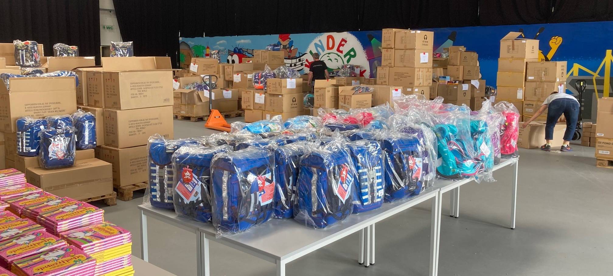 Schulranzenaktion der Dortmunder Stiftung Kinderglück.