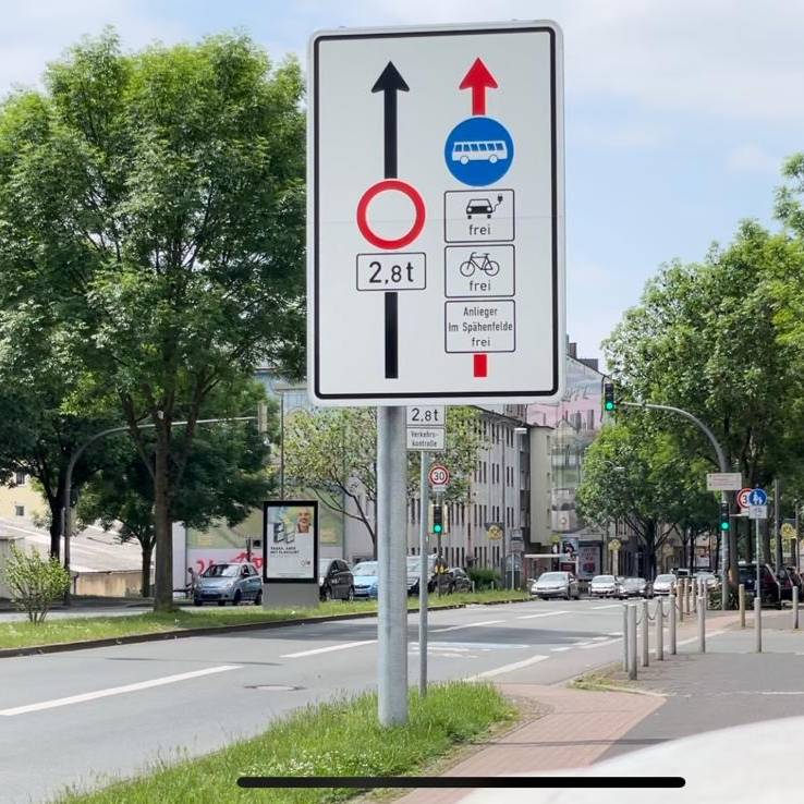 Umweltspur auf der Brackeler Straße in Dortmund.