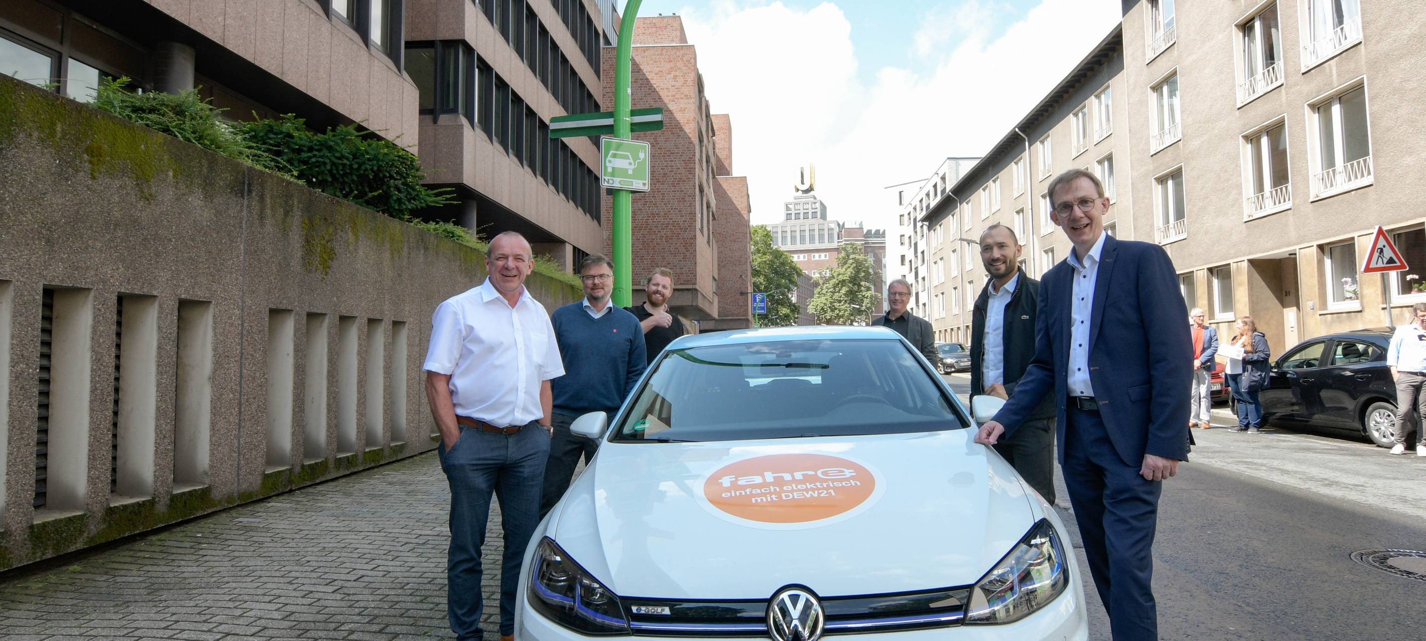 Dortmund: Ladestationen für E-Autos an Straßenlaternen