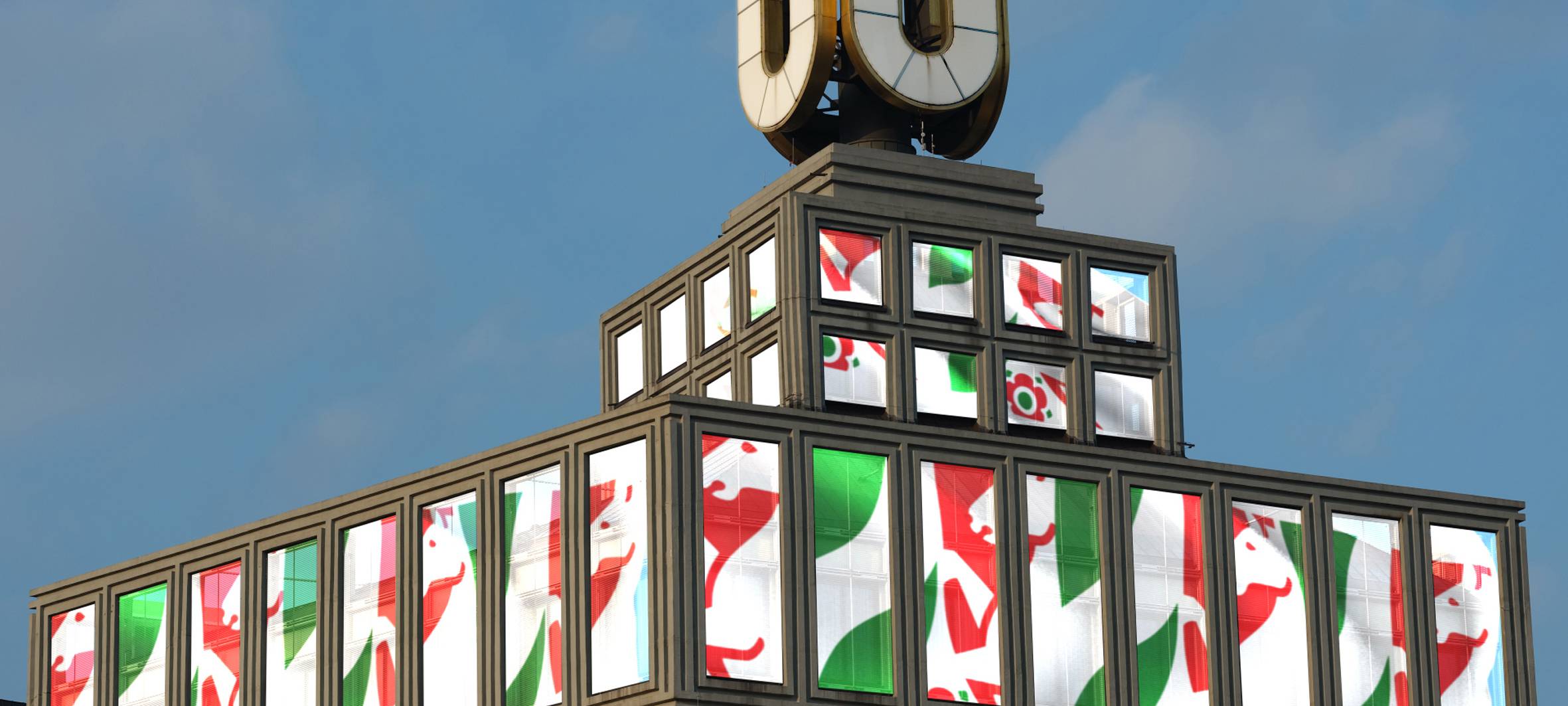 Dortmunder U: Installation zu 75 Jahren NRW