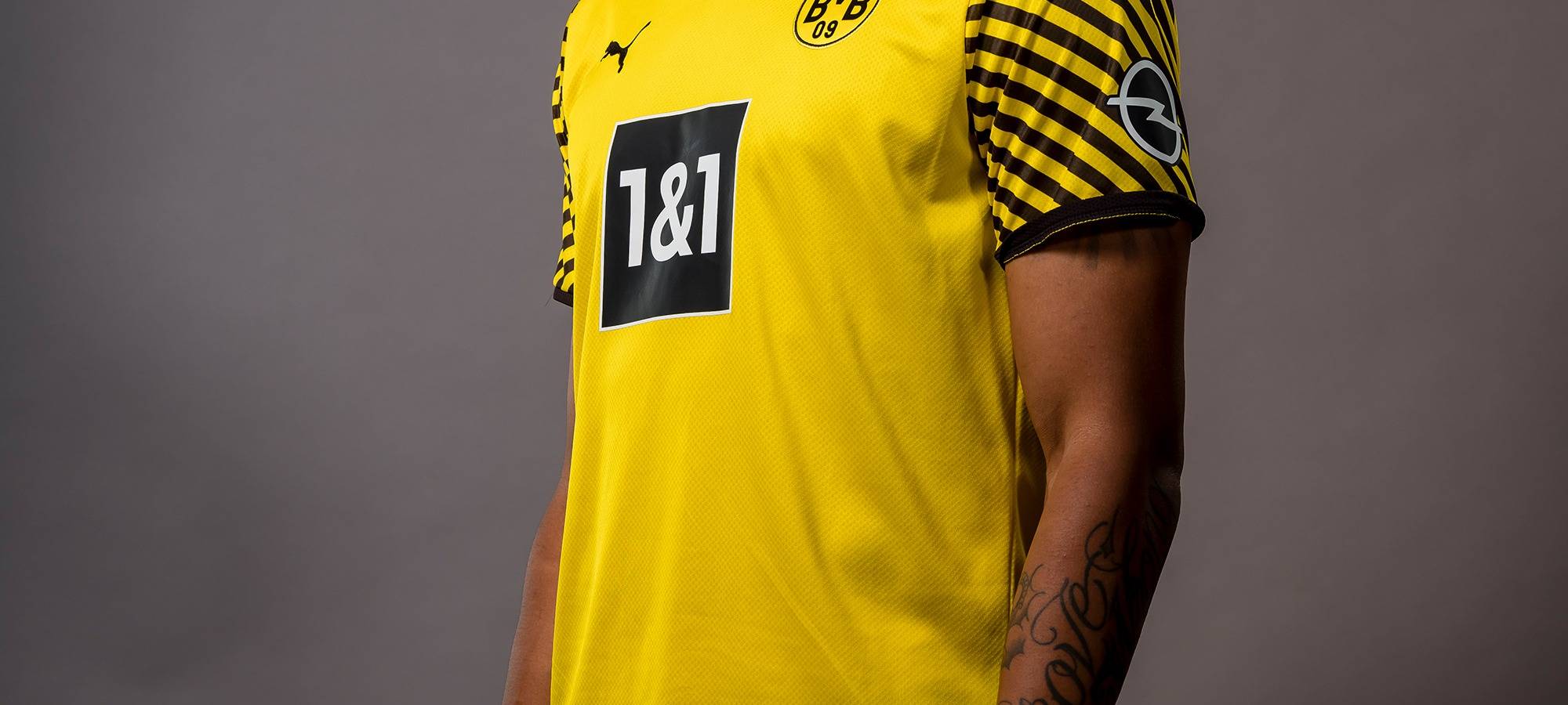 BVB-Profi Akanji erfolgreich am Knie operiert