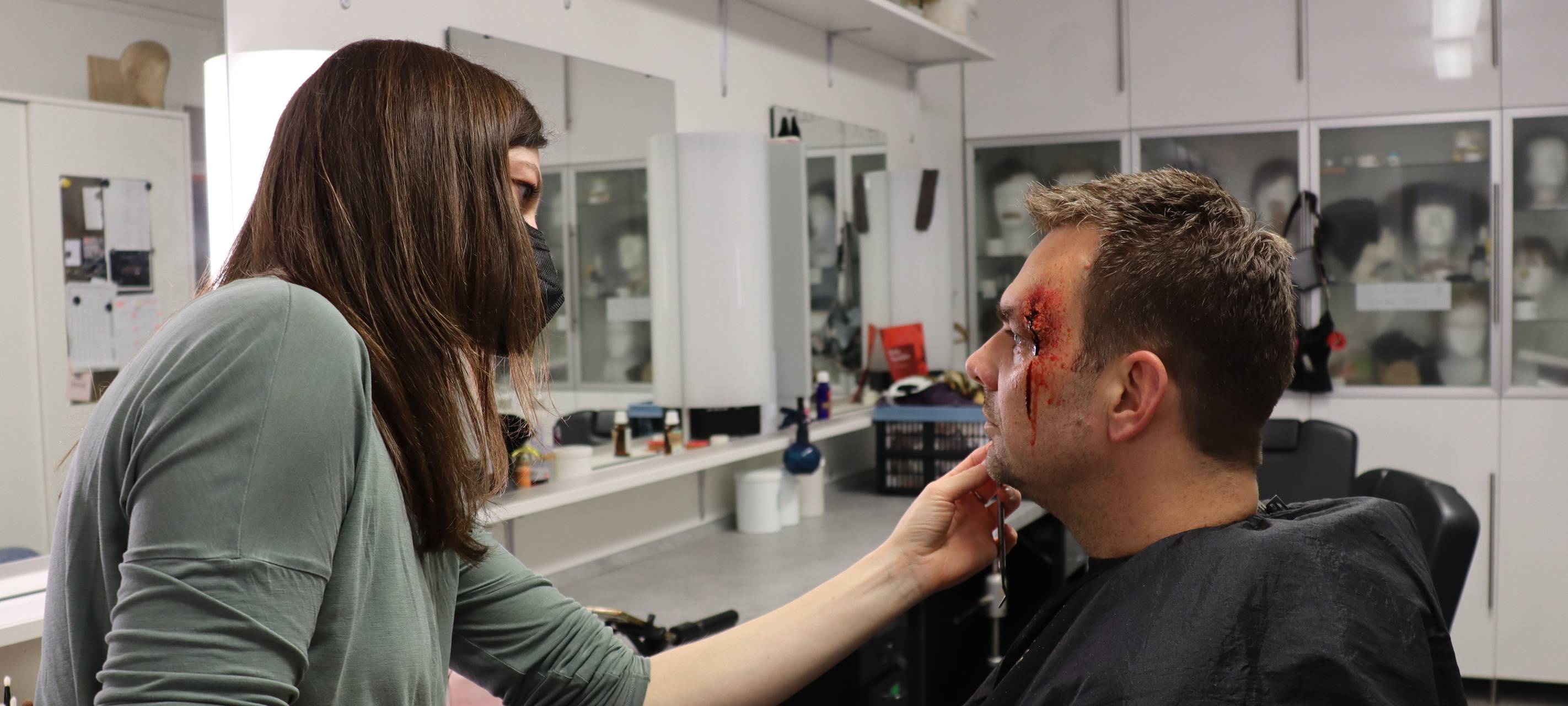 Halloween: Schmink-Tipps vom Profi