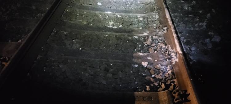 Dortmund: Unbekannte legen Gullideckel auf Bahngleise