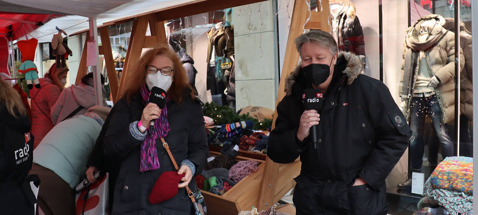 Schals und Socken, das muss rocken! Radio 91.2 strickt für Lichtblicke