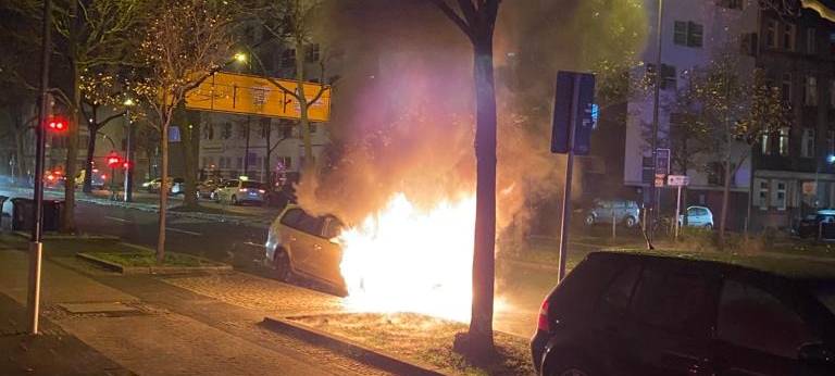 Taxi brennt im Dortmunder Norden ab