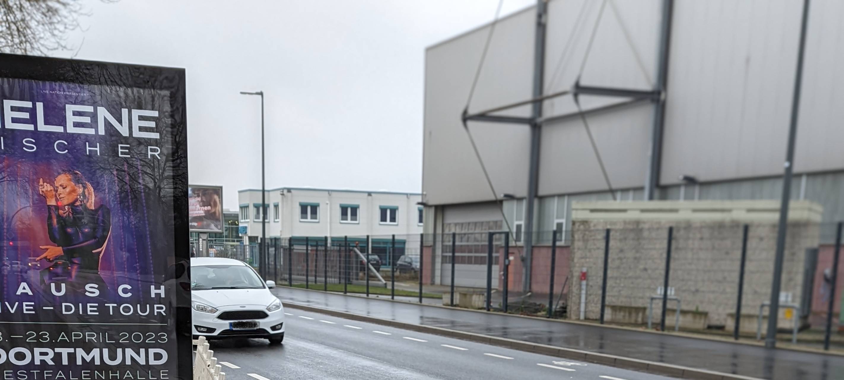 Schild soll Gehweg in Dortmund versperren: Die Wahrheit hinter der Werbetafel