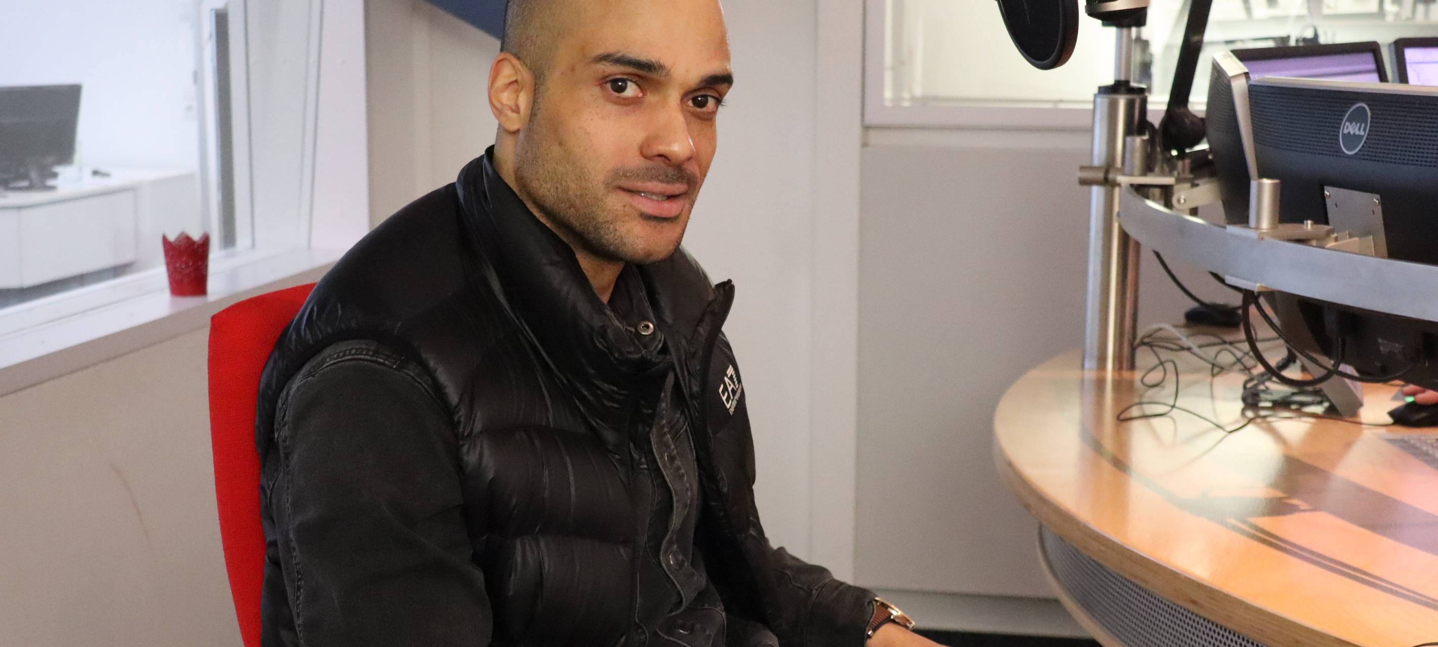 Der ehemalige BVB-Profi David Odonkor im Radio 91.2-Studio in Dortmund.